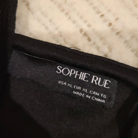 NWOT side cut out mini dress by Sopie Rue - Picture 5 of 7